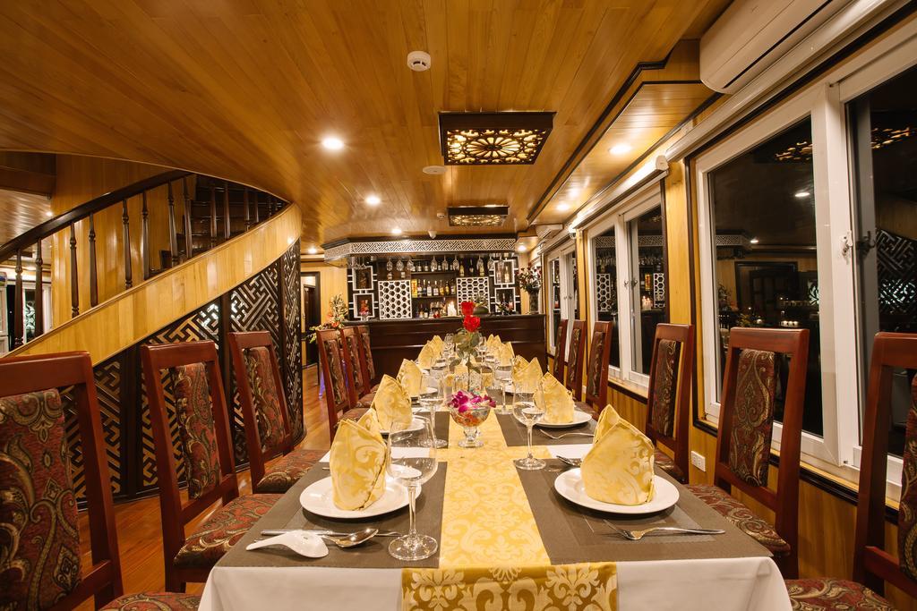 Hotel Cristina Diamond Cruise à Hạ Long Extérieur photo